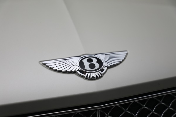 Used 2022 Bentley Bentayga V8 for sale $205,900 at Bentley Greenwich in Greenwich CT 06830 16
