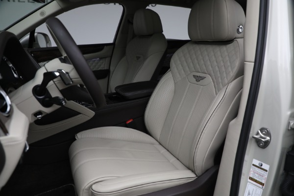 Used 2022 Bentley Bentayga V8 for sale $205,900 at Bentley Greenwich in Greenwich CT 06830 21