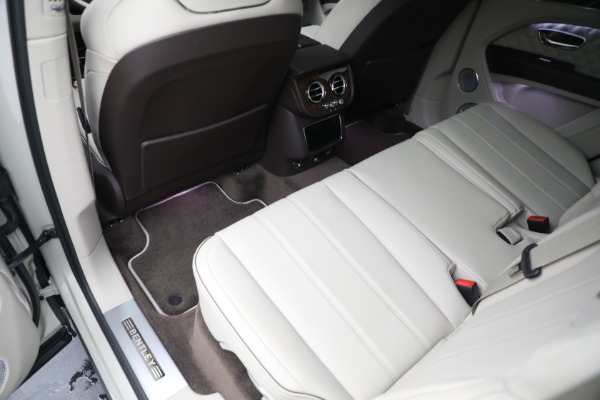 Used 2022 Bentley Bentayga V8 for sale $205,900 at Bentley Greenwich in Greenwich CT 06830 22