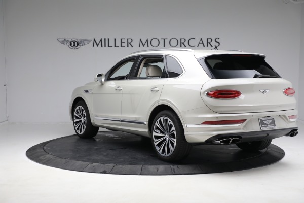 Used 2022 Bentley Bentayga V8 for sale $205,900 at Bentley Greenwich in Greenwich CT 06830 4