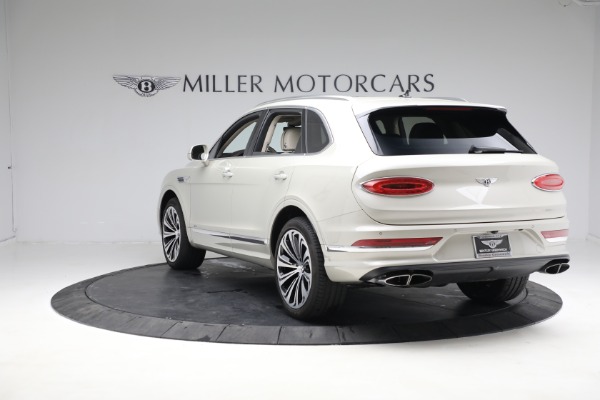Used 2022 Bentley Bentayga V8 for sale $205,900 at Bentley Greenwich in Greenwich CT 06830 5