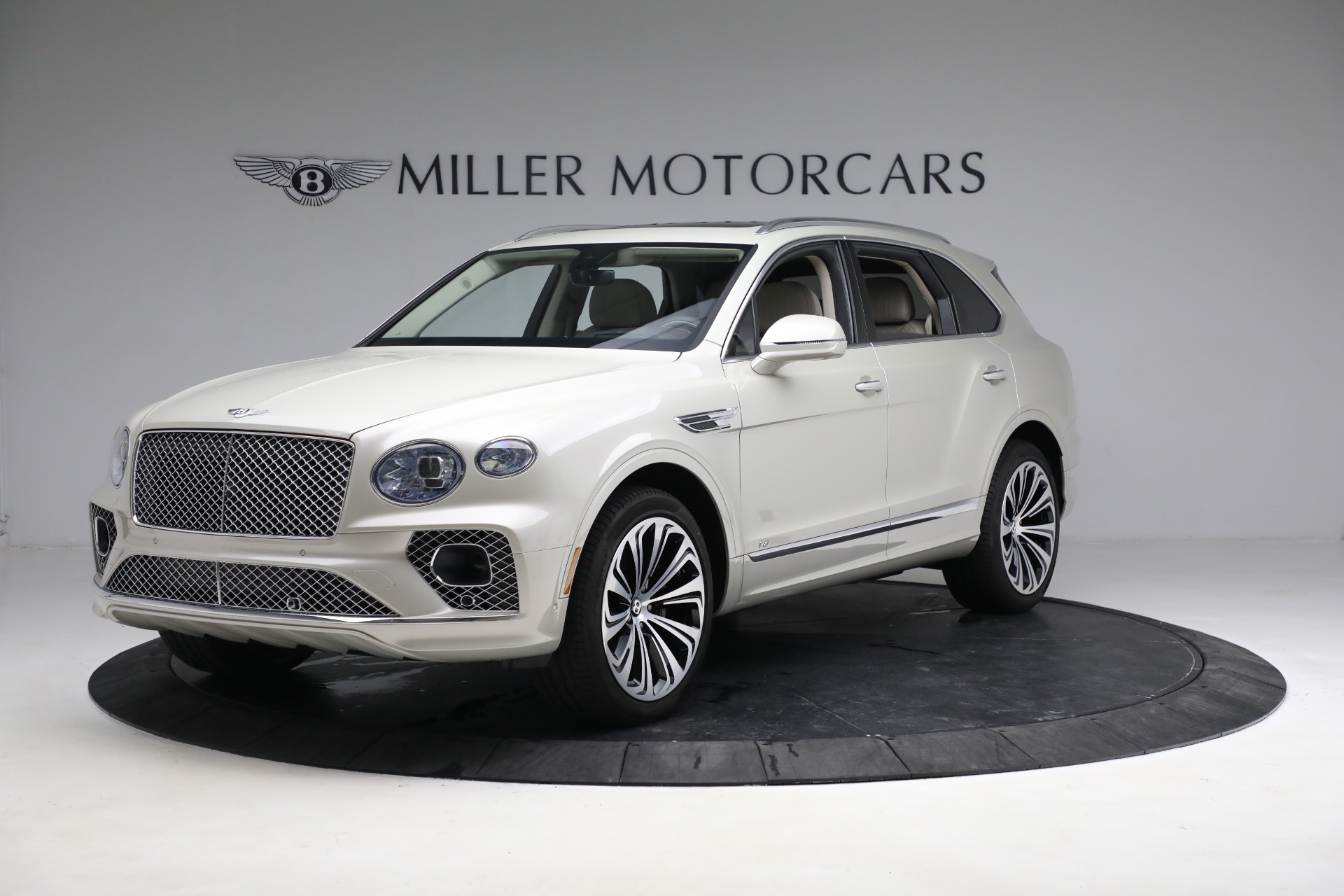 Used 2022 Bentley Bentayga V8 for sale Sold at Bentley Greenwich in Greenwich CT 06830 1