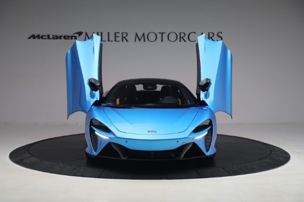 Used 2023 McLaren Artura TechLux for sale Call for price at Bentley Greenwich in Greenwich CT 06830 13