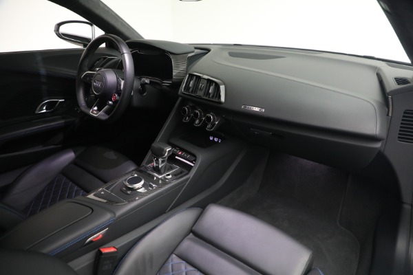 Used 2018 Audi R8 5.2 quattro V10 Plus for sale Sold at Bentley Greenwich in Greenwich CT 06830 18