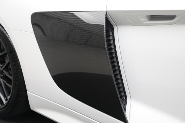 Used 2018 Audi R8 5.2 quattro V10 Plus for sale Sold at Bentley Greenwich in Greenwich CT 06830 23