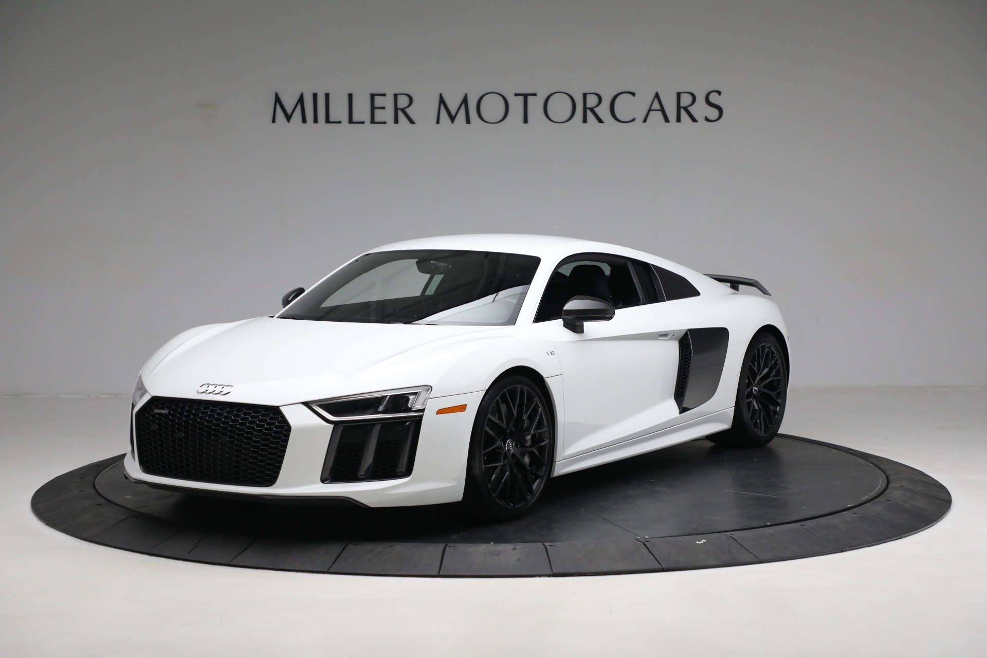 Used 2018 Audi R8 5.2 quattro V10 Plus for sale Sold at Bentley Greenwich in Greenwich CT 06830 1