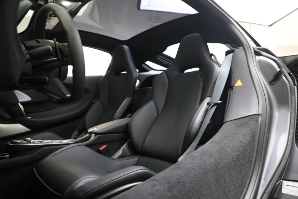 New 2023 McLaren GT for sale $216,098 at Bentley Greenwich in Greenwich CT 06830 21