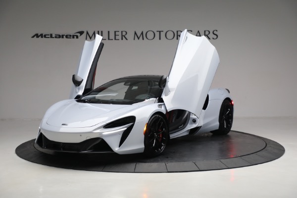 New 2023 McLaren Artura TechLux for sale Sold at Bentley Greenwich in Greenwich CT 06830 13