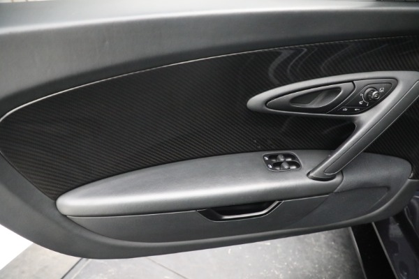 Used 2012 Bugatti Veyron 16.4 Super Sport for sale $3,350,000 at Bentley Greenwich in Greenwich CT 06830 19