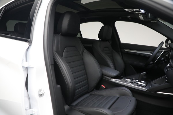 New 2023 Alfa Romeo Stelvio Veloce for sale $54,349 at Bentley Greenwich in Greenwich CT 06830 19