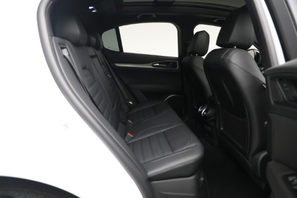 New 2023 Alfa Romeo Stelvio Veloce for sale $54,349 at Bentley Greenwich in Greenwich CT 06830 20