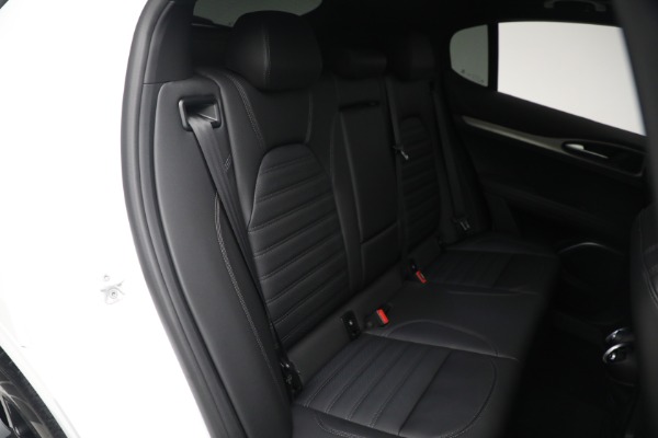 New 2023 Alfa Romeo Stelvio Veloce for sale $54,349 at Bentley Greenwich in Greenwich CT 06830 21