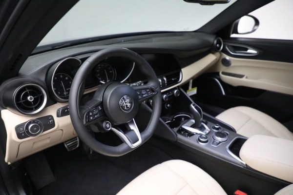 New 2023 Alfa Romeo Giulia Ti Lusso for sale $50,370 at Bentley Greenwich in Greenwich CT 06830 16