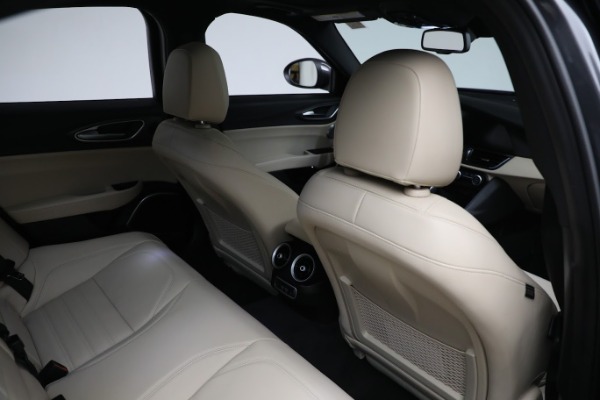 New 2023 Alfa Romeo Giulia Ti Lusso for sale $50,370 at Bentley Greenwich in Greenwich CT 06830 18