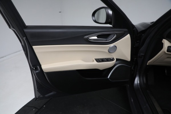 New 2023 Alfa Romeo Giulia Ti Lusso for sale $50,370 at Bentley Greenwich in Greenwich CT 06830 22