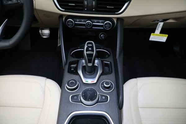 New 2023 Alfa Romeo Giulia Ti Lusso for sale $50,370 at Bentley Greenwich in Greenwich CT 06830 26