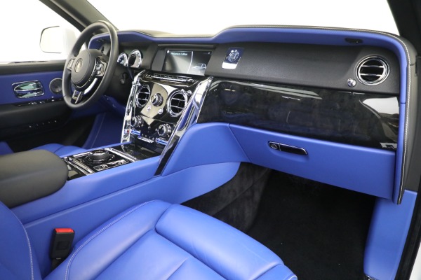 Used 2022 Rolls-Royce Cullinan for sale $344,900 at Bentley Greenwich in Greenwich CT 06830 27