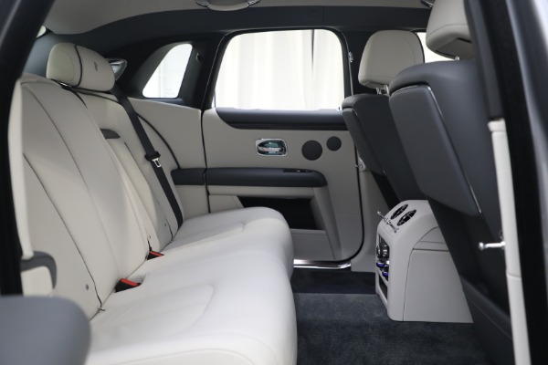 Used 2022 Rolls-Royce Ghost for sale $365,900 at Bentley Greenwich in Greenwich CT 06830 25