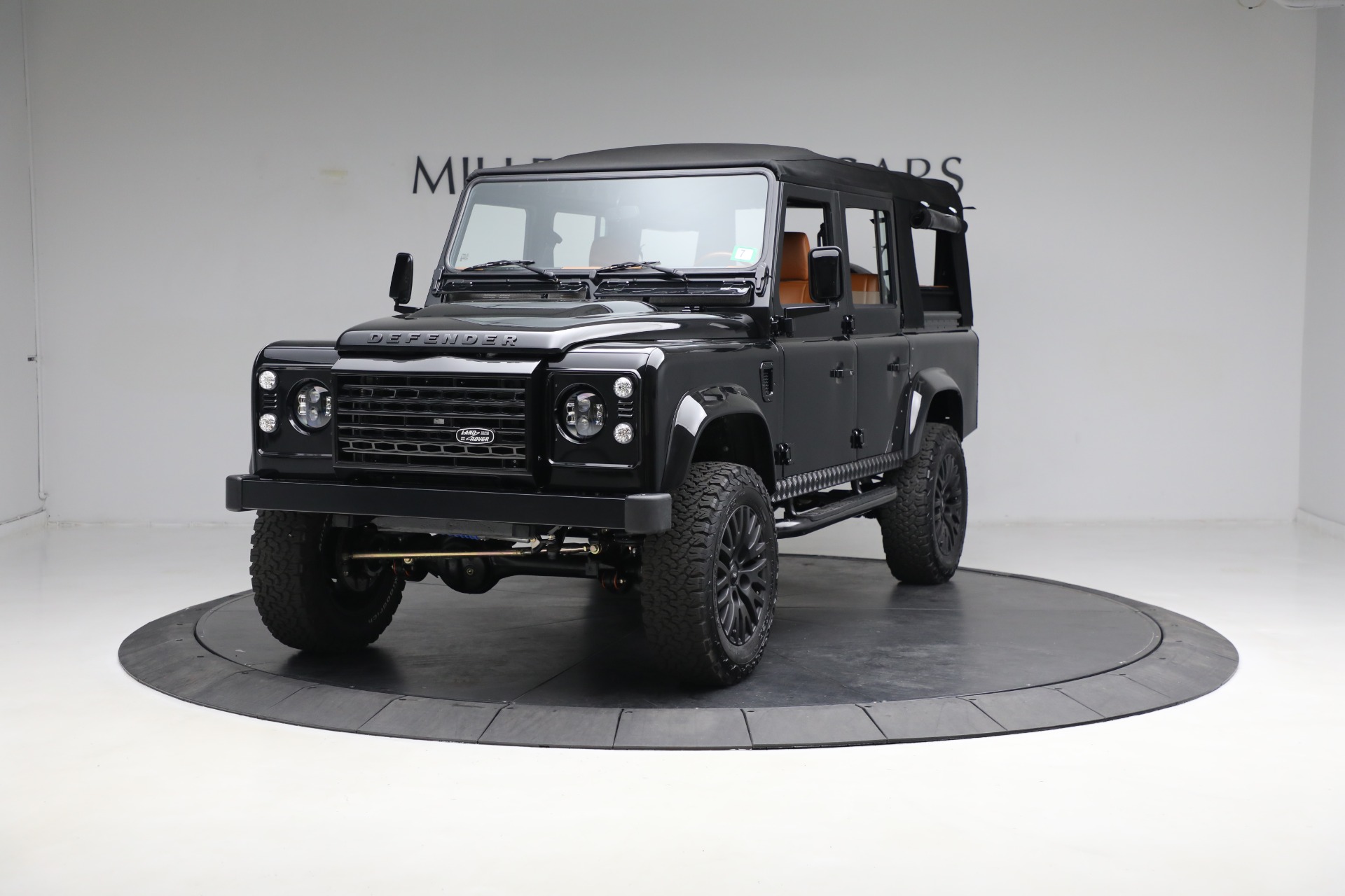 Used 1993 Land Rover Defender 110 for sale $179,900 at Bentley Greenwich in Greenwich CT 06830 1