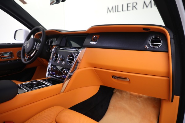 New 2023 Rolls-Royce Cullinan for sale $429,450 at Bentley Greenwich in Greenwich CT 06830 22