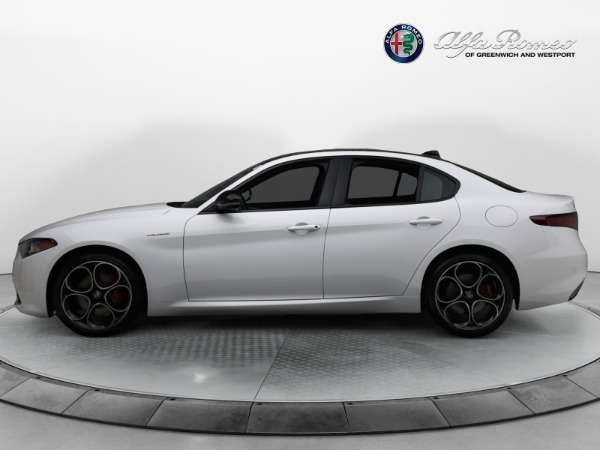 New 2023 Alfa Romeo Giulia Veloce for sale Sold at Bentley Greenwich in Greenwich CT 06830 4