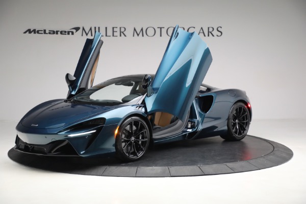 New 2023 McLaren Artura TechLux for sale $263,525 at Bentley Greenwich in Greenwich CT 06830 13