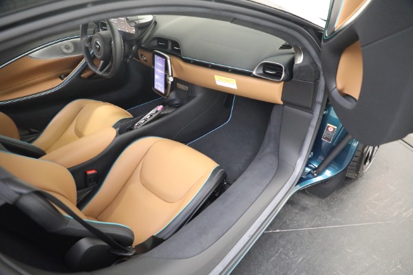 New 2023 McLaren Artura TechLux for sale $263,525 at Bentley Greenwich in Greenwich CT 06830 24