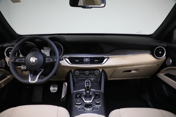 New 2023 Alfa Romeo Stelvio Ti Lusso AWD for sale Sold at Bentley Greenwich in Greenwich CT 06830 22