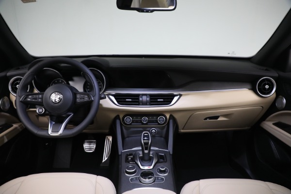 New 2023 Alfa Romeo Stelvio Ti Lusso AWD for sale Sold at Bentley Greenwich in Greenwich CT 06830 23
