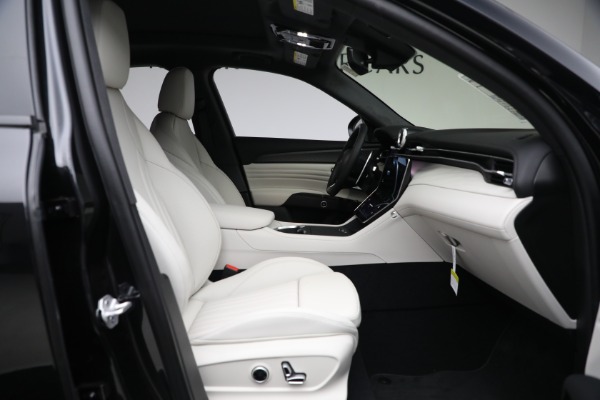 New 2023 Maserati Grecale Modena for sale $85,101 at Bentley Greenwich in Greenwich CT 06830 16