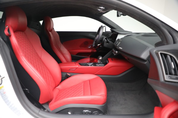Used 2017 Audi R8 5.2 quattro V10 for sale Sold at Bentley Greenwich in Greenwich CT 06830 17