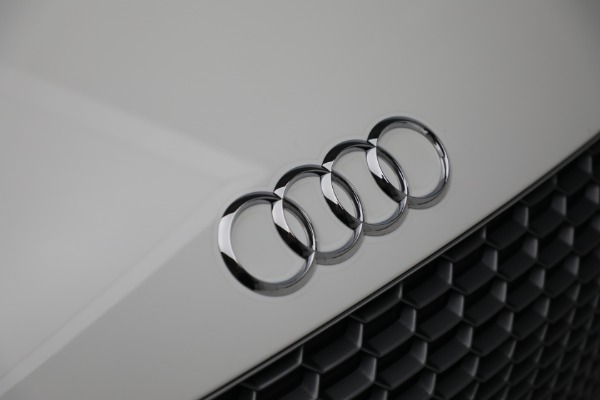 Used 2017 Audi R8 5.2 quattro V10 for sale Sold at Bentley Greenwich in Greenwich CT 06830 26