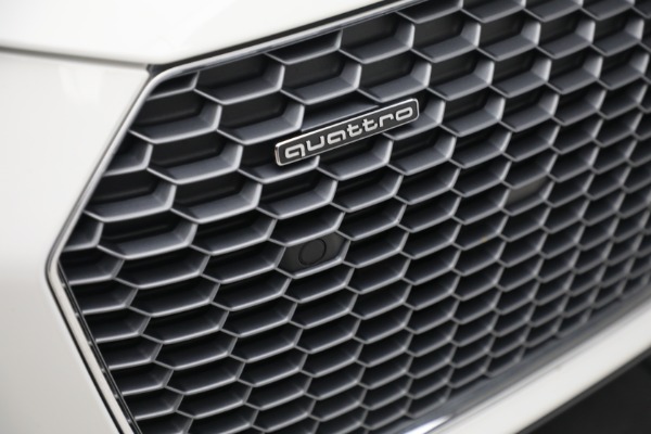 Used 2017 Audi R8 5.2 quattro V10 for sale Sold at Bentley Greenwich in Greenwich CT 06830 27