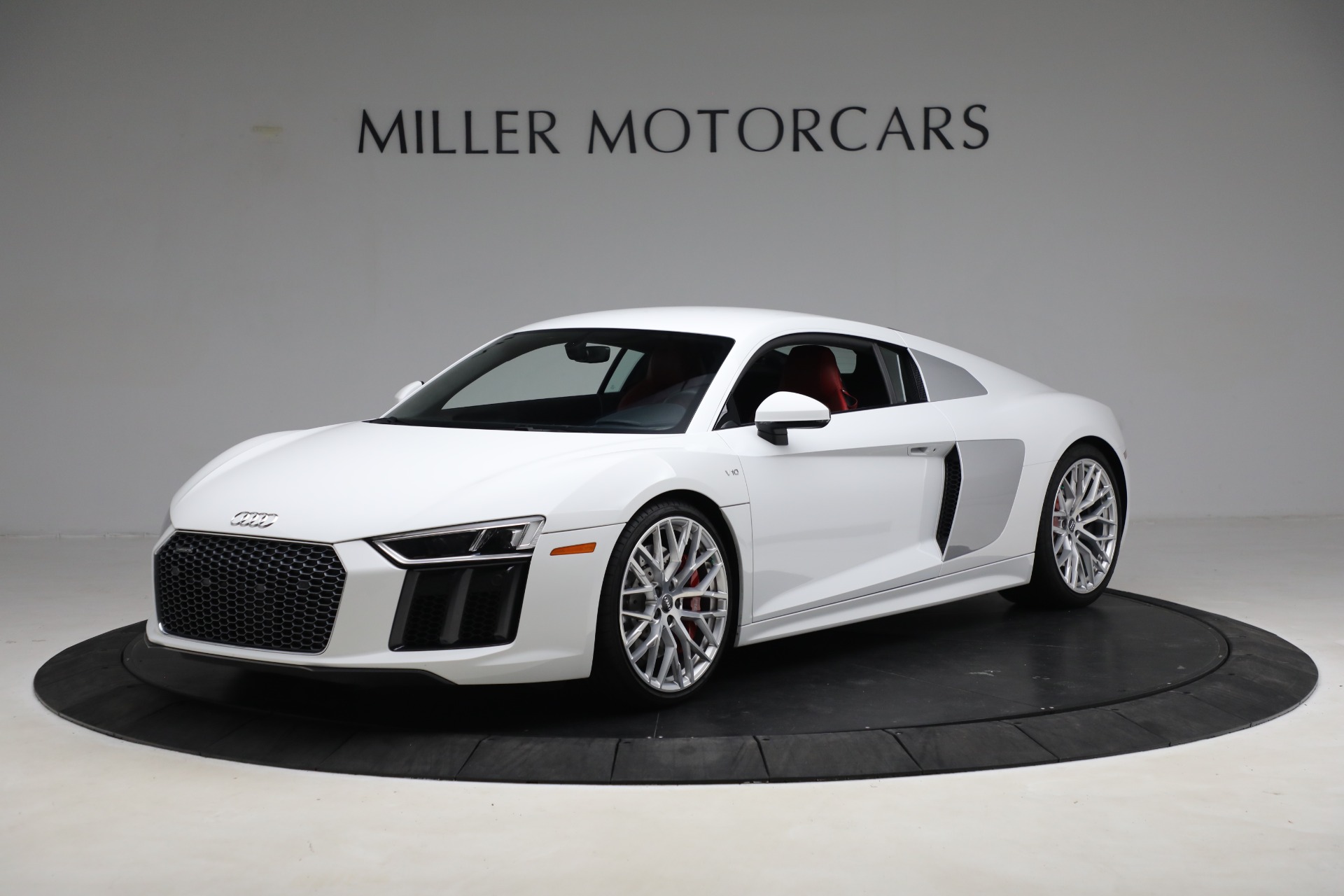 Used 2017 Audi R8 5.2 quattro V10 for sale Sold at Bentley Greenwich in Greenwich CT 06830 1