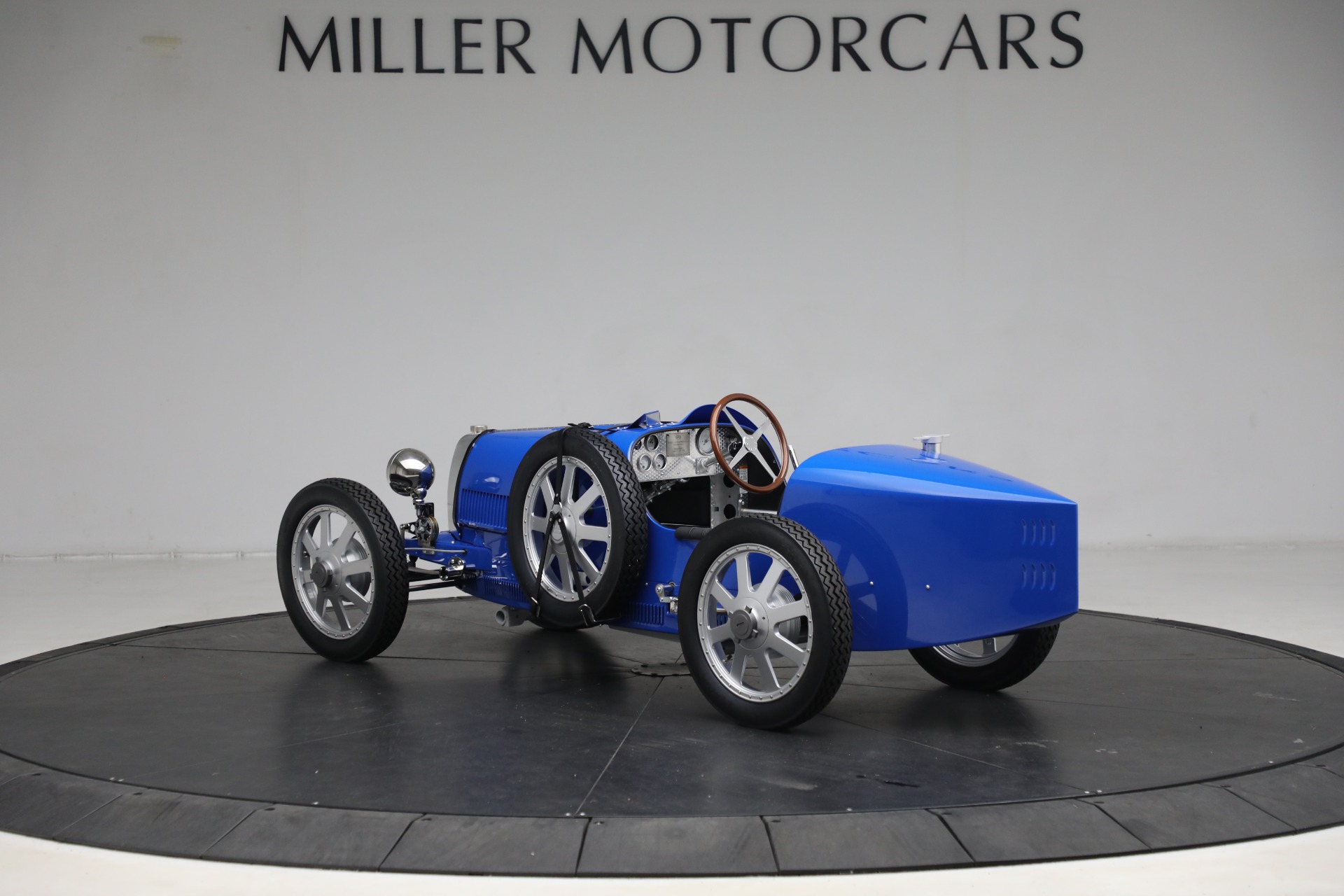 Bugatti 68 Baby 1940 Ouverte - STL 1/43 - Blanc/Noir - Résine