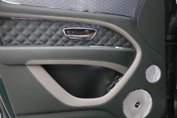 Used 2022 Bentley Bentayga Speed for sale $239,900 at Bentley Greenwich in Greenwich CT 06830 18