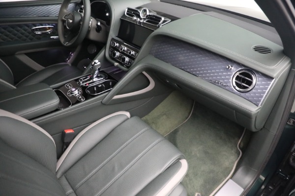 Used 2022 Bentley Bentayga Speed for sale $239,900 at Bentley Greenwich in Greenwich CT 06830 27