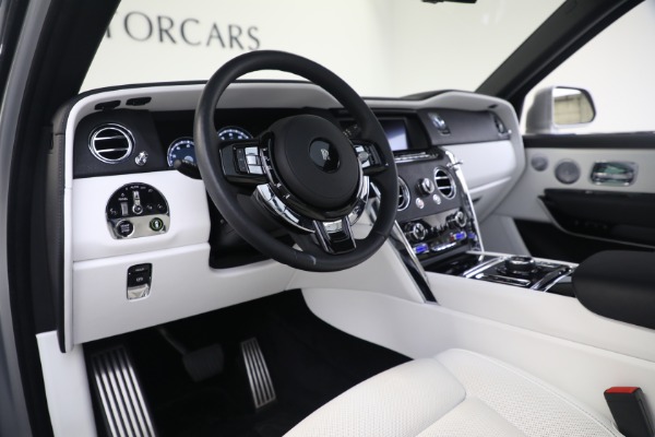 Used 2020 Rolls-Royce Cullinan for sale $305,900 at Bentley Greenwich in Greenwich CT 06830 18