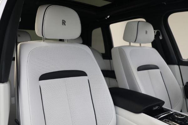 Used 2020 Rolls-Royce Cullinan for sale $305,900 at Bentley Greenwich in Greenwich CT 06830 28