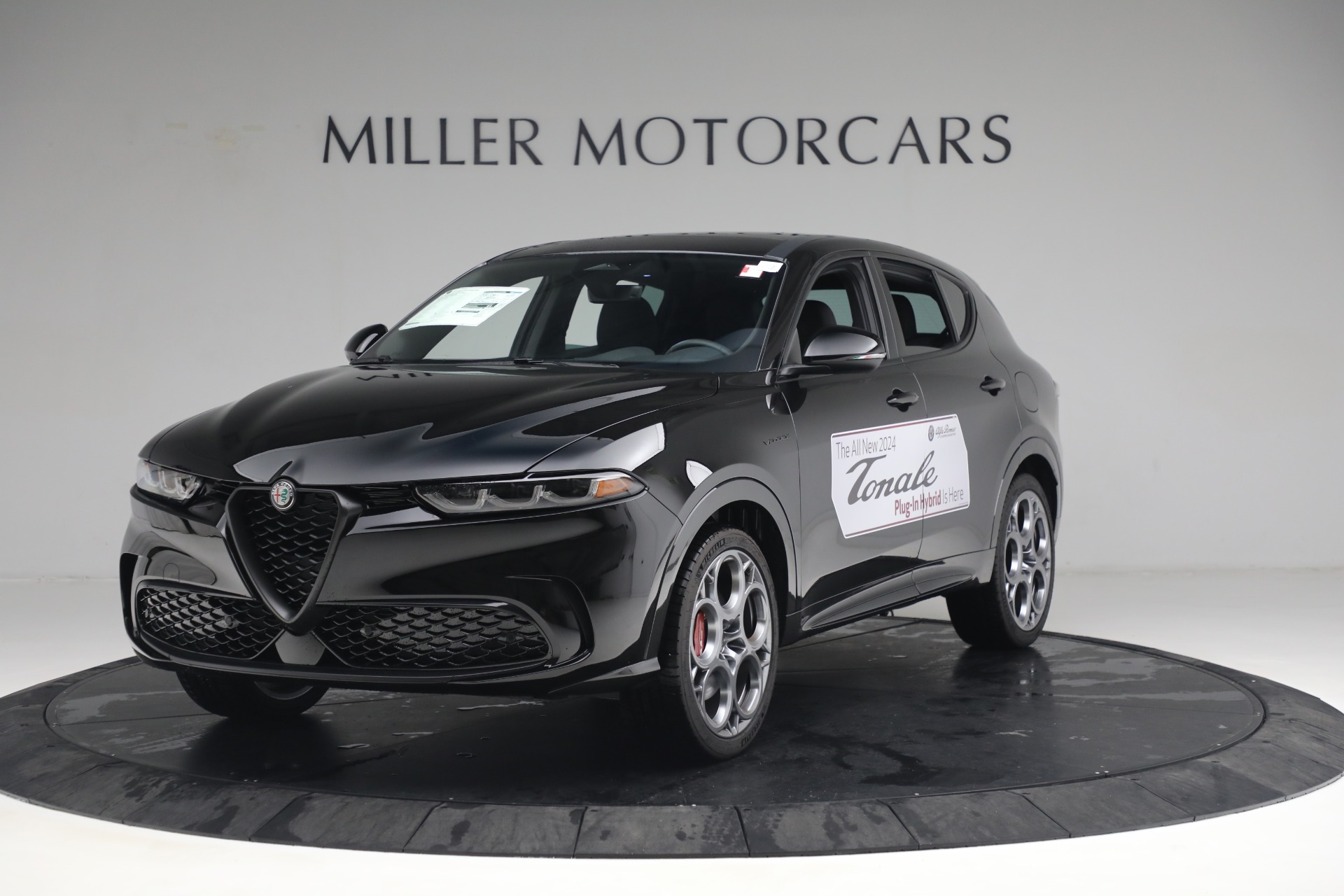 New 2024 Alfa Romeo Tonale Veloce for sale $55,290 at Bentley Greenwich in Greenwich CT 06830 1