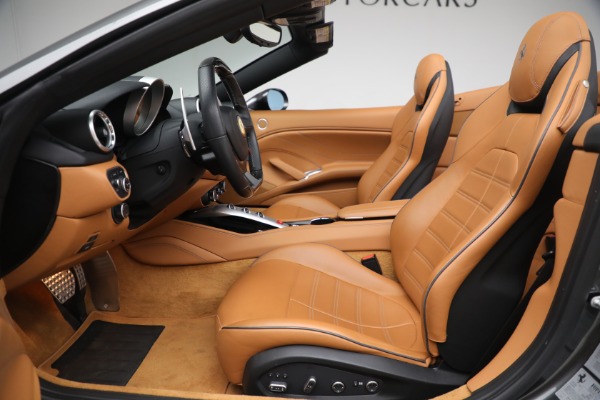 Used 2017 Ferrari California T for sale $151,900 at Bentley Greenwich in Greenwich CT 06830 16