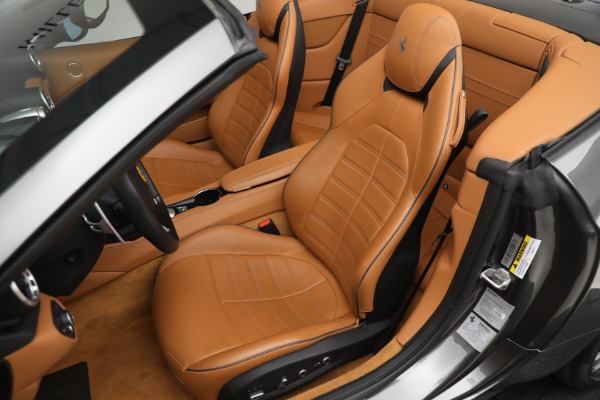 Used 2017 Ferrari California T for sale $151,900 at Bentley Greenwich in Greenwich CT 06830 17