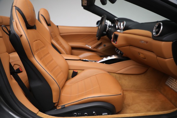 Used 2017 Ferrari California T for sale $151,900 at Bentley Greenwich in Greenwich CT 06830 23