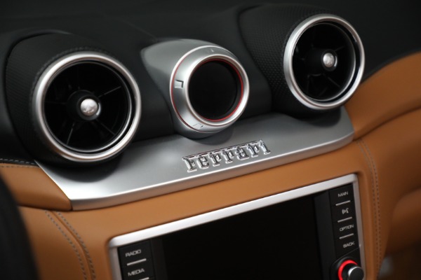 Used 2017 Ferrari California T for sale $151,900 at Bentley Greenwich in Greenwich CT 06830 26