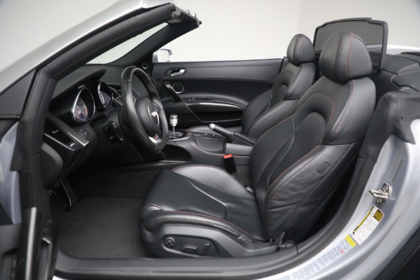 Used 2015 Audi R8 4.2 quattro Spyder for sale $149,900 at Bentley Greenwich in Greenwich CT 06830 18