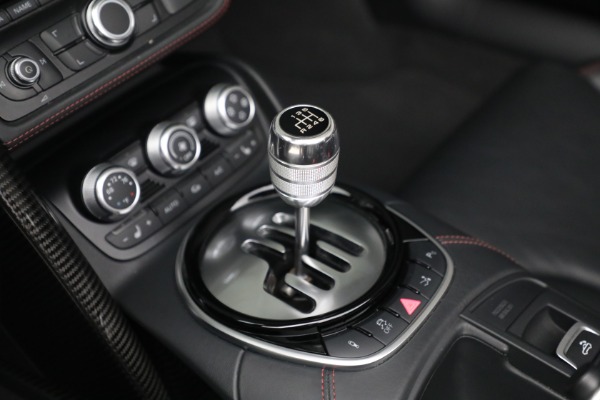 Used 2015 Audi R8 4.2 quattro Spyder for sale $149,900 at Bentley Greenwich in Greenwich CT 06830 20