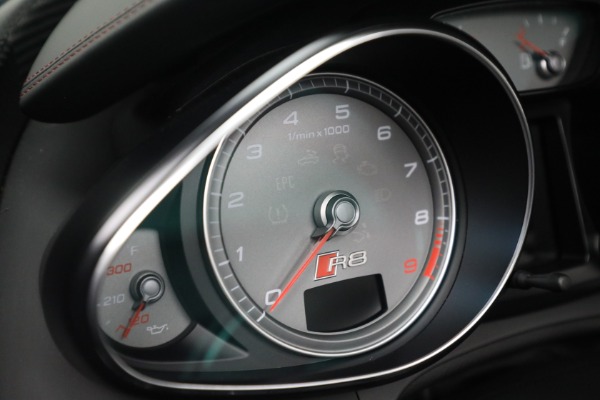 Used 2015 Audi R8 4.2 quattro Spyder for sale $149,900 at Bentley Greenwich in Greenwich CT 06830 22