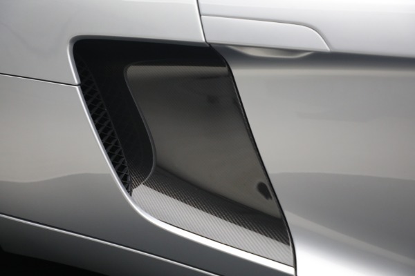 Used 2015 Audi R8 4.2 quattro Spyder for sale $149,900 at Bentley Greenwich in Greenwich CT 06830 27