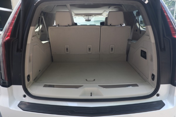 Used 2021 Cadillac Escalade ESV Premium Luxury Platinum for sale Sold at Bentley Greenwich in Greenwich CT 06830 24