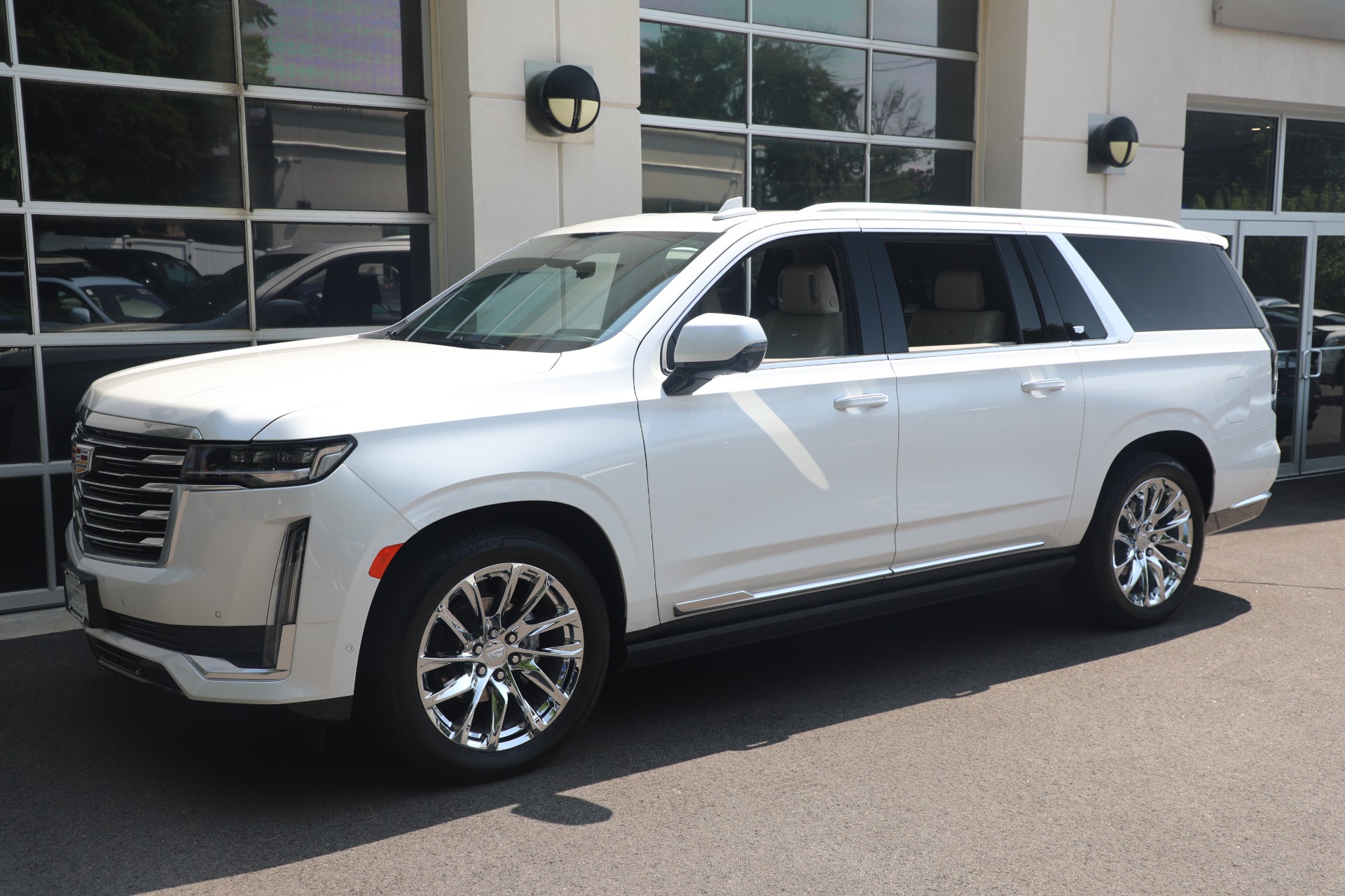 Used 2021 Cadillac Escalade ESV Premium Luxury Platinum for sale Sold at Bentley Greenwich in Greenwich CT 06830 1